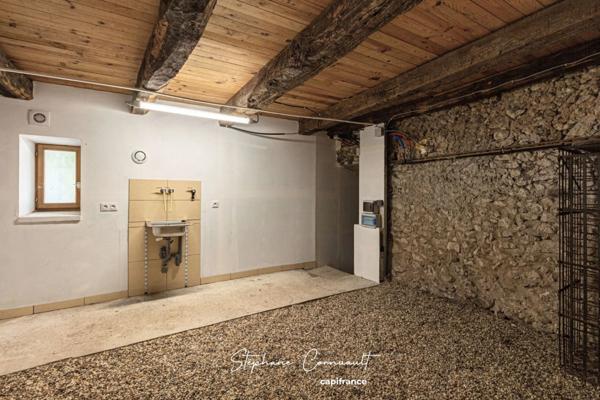 Maison en pierre de 171m² avec piscine