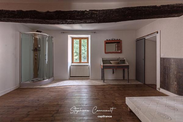 Maison en pierre de 171m² avec piscine