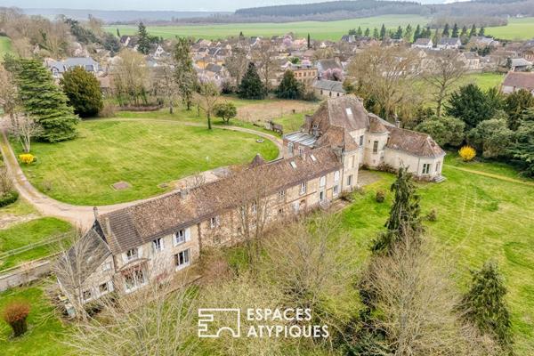 Domaine de prestige du XVIème siècle à restaurer