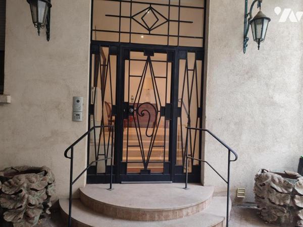 Valence - Plein coeur de ville Hôtel particulier avec cour intérieure, terrasse et garage.