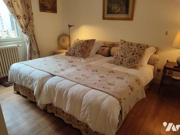 Valence - Plein coeur de ville Hôtel particulier avec cour intérieure, terrasse et garage.