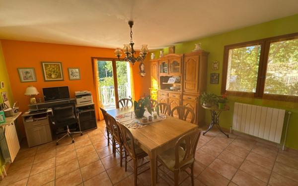 Maison à vendre    4 pièces • 90 m2 Roumoules