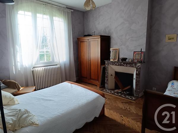 Maison à vendre  6 pièces - 159,67 m 2   ST SEURIN SUR L ISLE  - 33