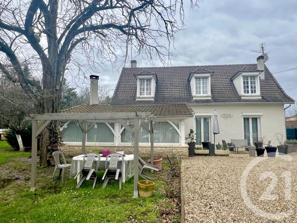 Maison à vendre  6 pièces - 159,67 m 2   ST SEURIN SUR L ISLE  - 33
