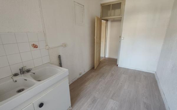 Appartement à louer    2 pièces •  Laragne-Montéglin