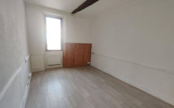 Appartement à louer    2 pièces •  Laragne-Montéglin