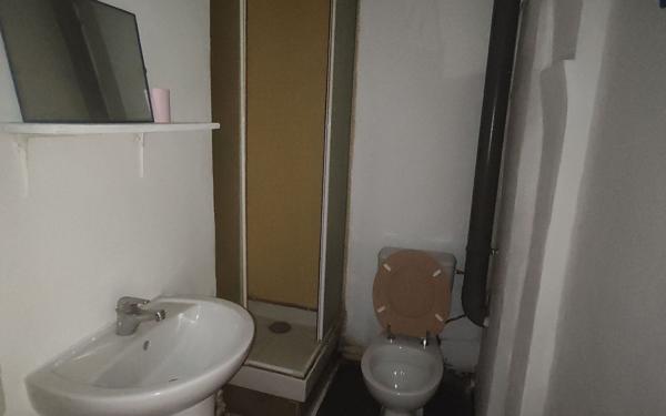 Appartement à louer    2 pièces •  Laragne-Montéglin