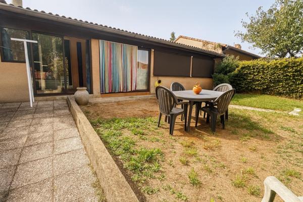 Plain-pied avec jardin et garage/Beau potentiel à moderniser !