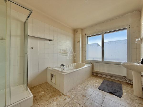 MAISON 7 PIÈCES DE 185 M2