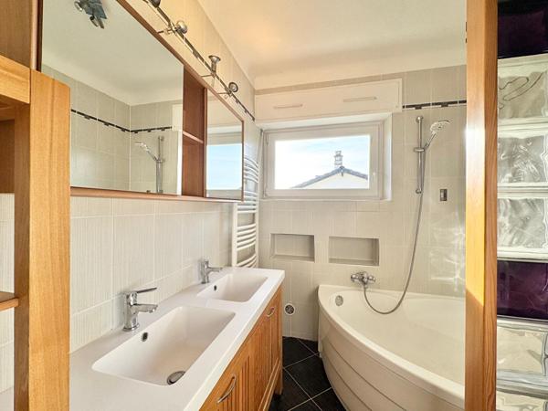 GARCHE | À LOUER ? T5 avec ses 2 terrasses ? Garage + Cave - Jardin privatif