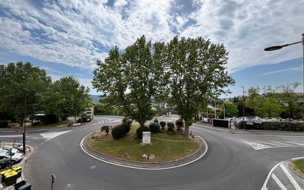 Appartement à vendre    3 pièces • 54 m2 Grasse