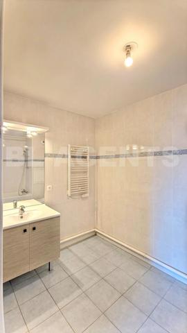  Appartement Pantin 2 pièces 39 m² en résidence  (2013)