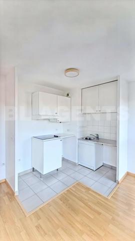  Appartement Pantin 2 pièces 39 m² en résidence  (2013)