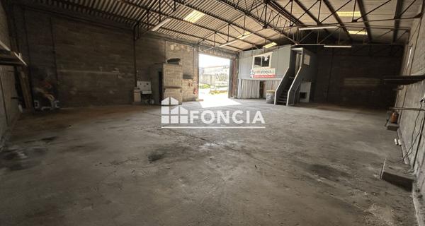 À vendre Local commercial 240 m² - Théziers 30390