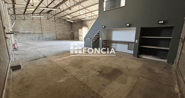À vendre Local commercial 240 m² - Théziers 30390