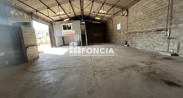 À vendre Local commercial 240 m² - Théziers 30390