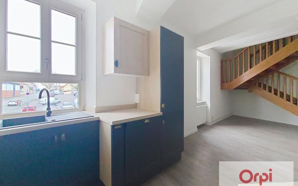 Appartement à louer    5 pièces • 85 m2 Néris-les-Bains