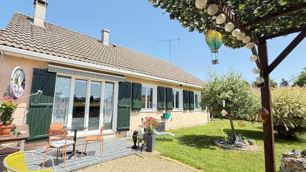 Maison NOAILLES PROCHE, 6 pieces,  plain pied, sejour double, cuisine,  4 chambres,  Garage, terrain