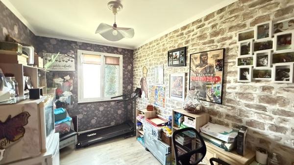 Maison NOAILLES PROCHE, 6 pieces,  plain pied, sejour double, cuisine,  4 chambres,  Garage, terrain