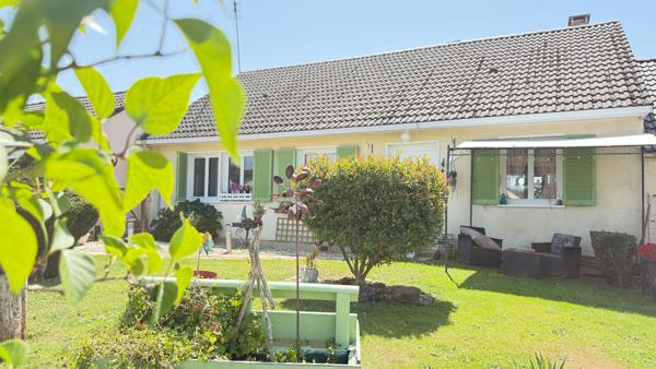 Maison NOAILLES PROCHE, 6 pieces,  plain pied, sejour double, cuisine,  4 chambres,  Garage, terrain