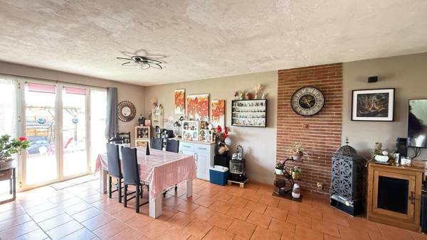 Maison NOAILLES PROCHE, 6 pieces,  plain pied, sejour double, cuisine,  4 chambres,  Garage, terrain