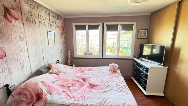 Maison NOAILLES PROCHE, 6 pieces,  plain pied, sejour double, cuisine,  4 chambres,  Garage, terrain