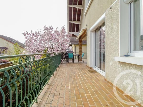 Maison à vendre  10 pièces - 244 m2 MEYZIEU - 69