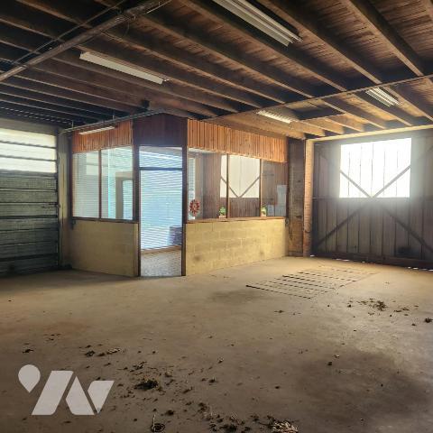 Ensemble immobilier atypique avec atelier 
