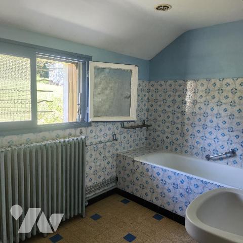 Ensemble immobilier atypique avec atelier 