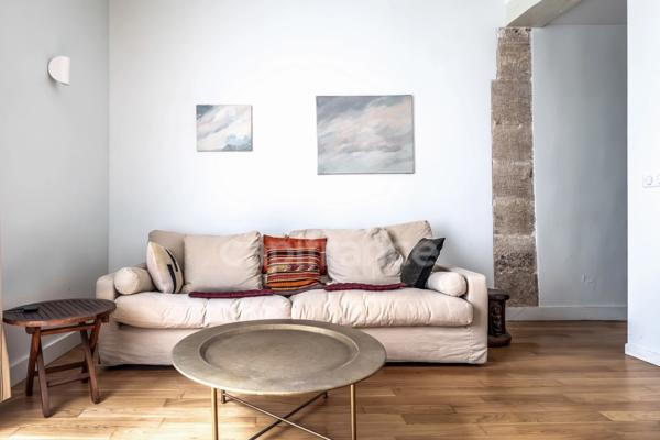 Paris 4e – Marais / Place des Vosges – Studio 28 m² – HSP 2,93 m