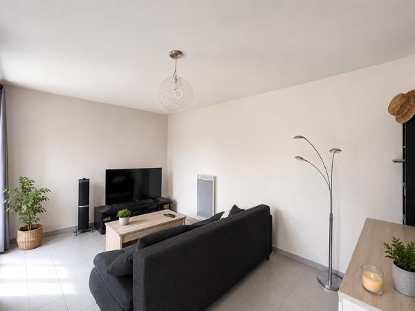 Castelnau-Le-Lez. Bel appartement 2/3 pièces avec ascenseur, terrasse & parking.