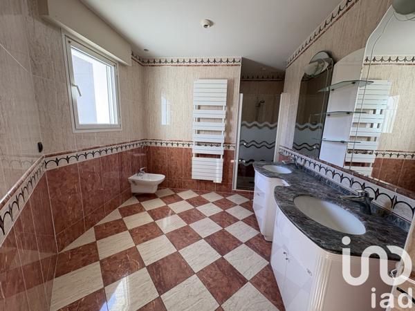 Maison à vendre 6 pièces 217 m² Saint-Hilaire-de-Riez