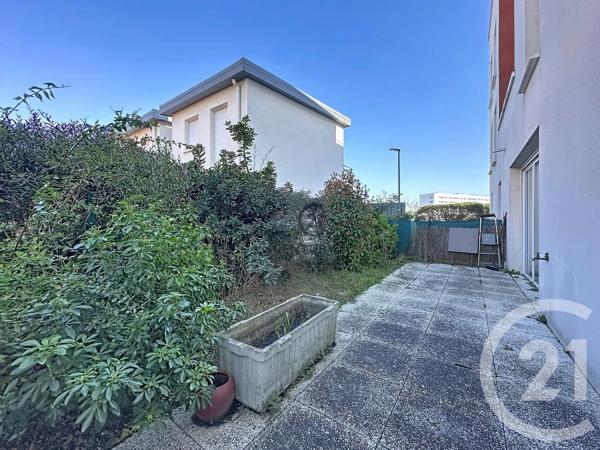 Appartement F2 à vendre  2 pièces - 39,90 m 2   VILLEMOMBLE  - 93