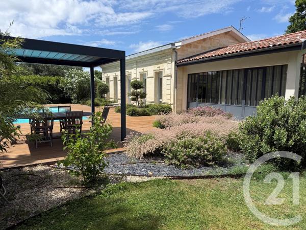 Maison à vendre  10 pièces - 245 m 2   EYSINES  - 33