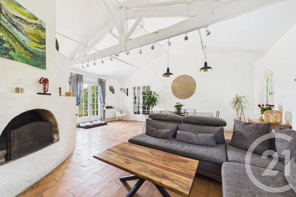 Maison à vendre  10 pièces - 245 m 2   EYSINES  - 33