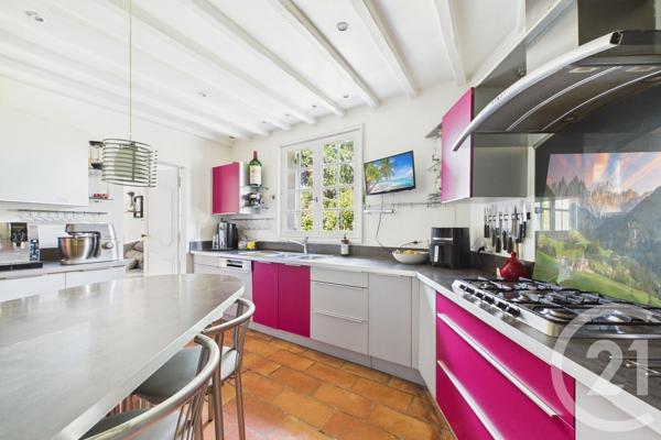 Maison à vendre  10 pièces - 245 m 2   EYSINES  - 33