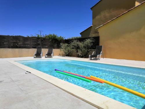 Vaison-la-Romaine (84110) A 1,5 kms du CENTRE VILLE-MAISON DE PLAIN-PIED-3 CHAMBRES-PISCINE-520 m2 DE TERRAIN