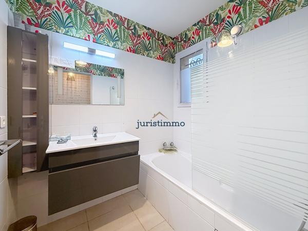 Vaison-la-Romaine (84110) A 1,5 kms du CENTRE VILLE-MAISON DE PLAIN-PIED-3 CHAMBRES-PISCINE-520 m2 DE TERRAIN