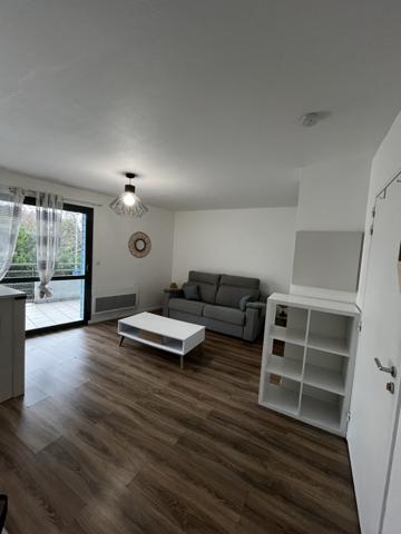 T1 avec terrasse et place de stationnement quartier les Minimes La Rochelle