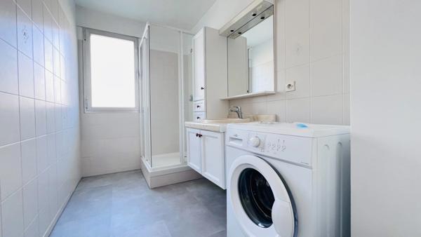 Dpt Finistère (29), à vendre QUIMPER Ouest - appartement rénové meublé T6 de 97 m² habitable - deux loggias -Cave