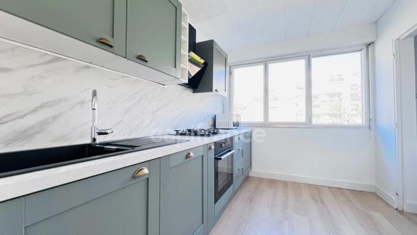 Dpt Finistère (29), à vendre QUIMPER Ouest - appartement rénové meublé T6 de 97 m² habitable - deux loggias -Cave