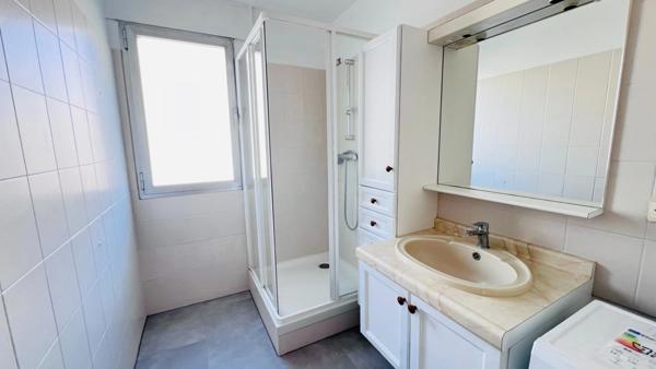 Dpt Finistère (29), à vendre QUIMPER Ouest - appartement rénové meublé T6 de 97 m² habitable - deux loggias -Cave