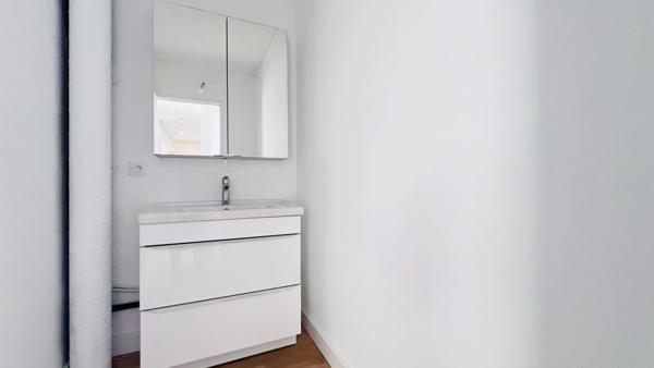 Dpt Finistère (29), à vendre QUIMPER Ouest - appartement rénové meublé T6 de 97 m² habitable - deux loggias -Cave