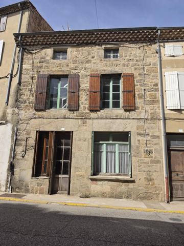 Maison en pierre de 250 m² avec jardinet - VERNOUX EN VIVARAIS