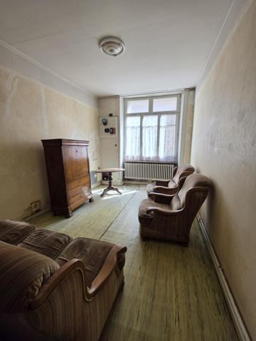 Maison en pierre de 250 m² avec jardinet - VERNOUX EN VIVARAIS