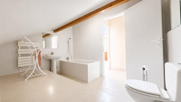 Maison
         5 pièces
        - 130 m² Bien prestige 419 000 € *