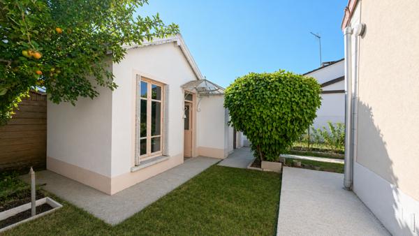 Maison
         5 pièces
        - 130 m² Bien prestige 419 000 € *