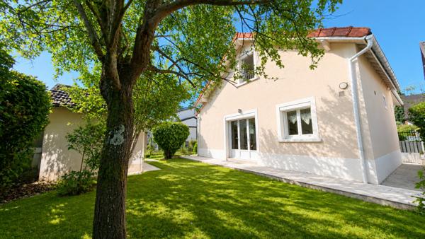 Maison
         5 pièces
        - 130 m² Bien prestige 419 000 € *