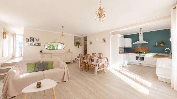 Maison
         5 pièces
        - 130 m² Bien prestige 419 000 € *