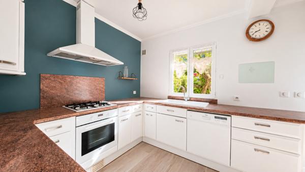 Maison
         5 pièces
        - 130 m² Bien prestige 419 000 € *